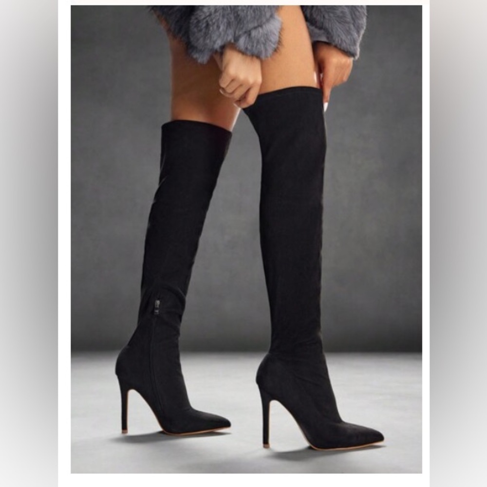 Stunning pair of Suede First Impressions thigh high Boots Size 8 Black